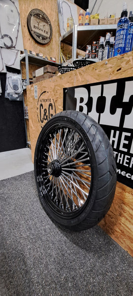 Pakketilbud. Fat spoke felg 3.5x21 med Shinko 999 120/70-B21 dekk.