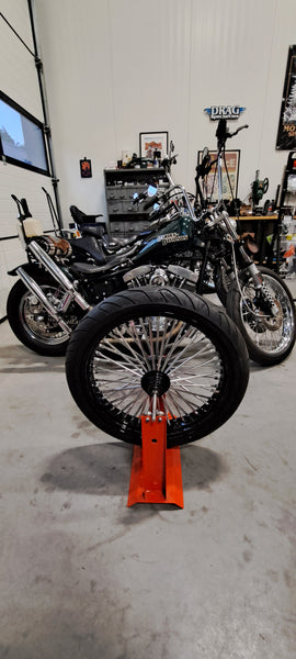 Pakketilbud. Fat spoke felg 3.5x21 med Shinko 999 120/70-B21 dekk.