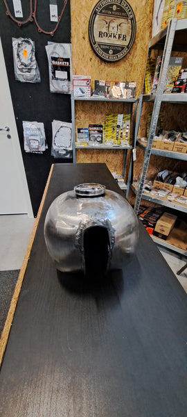 Chopper Peanut gas tank, 2.0 gallon.