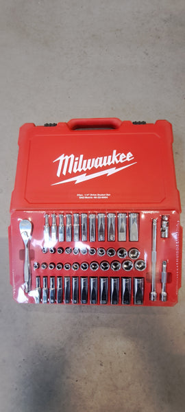 Milwaukee 50 Piece "1/4" pipesett med mm og tommer.